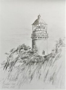 Das Bild zeigt eine Bleistiftzeichnung vom Leuchtturm Darßer Ort