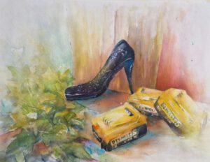 das Aquarellbild zeigt Akkus von Dewaltwerkzeug und einen Frauenschuh