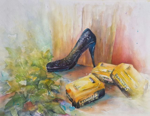 das Aquarellbild zeigt Akkus von Dewaltwerkzeug und einen Frauenschuh